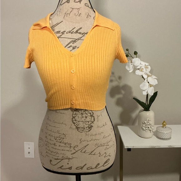 Tops - Women's Ribbed Knit Top